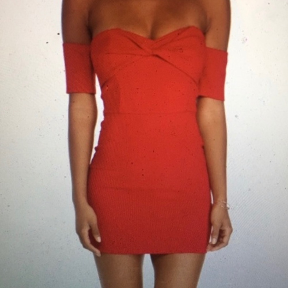 Red off the shoulder bodycon mini dress